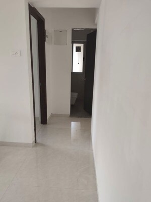 Room in 1 BHK Apartment at Nahar Amaryllis Towers and Plaza, Chandivali – for Rent