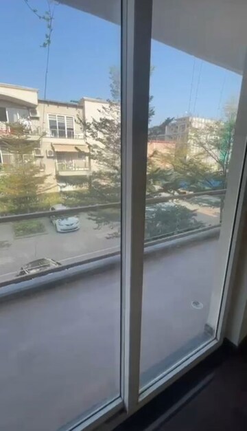 Balcony in 5 BHK Apartment at BPTP Amstoria, Sector 102 – for Rent