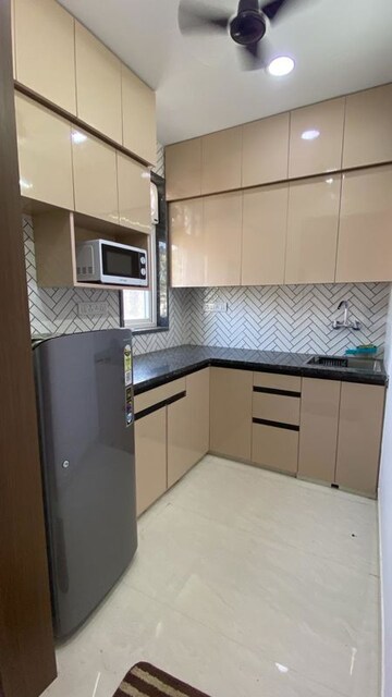 Kitchen in 2 BHK Builder Floor at DLF City Phase IV, Dlf Phase iv – for Rent