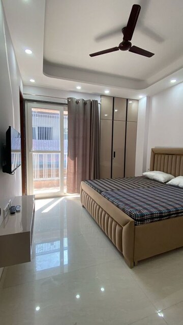 Bedroom in 2 BHK Builder Floor at DLF City Phase IV, Dlf Phase iv – for Rent