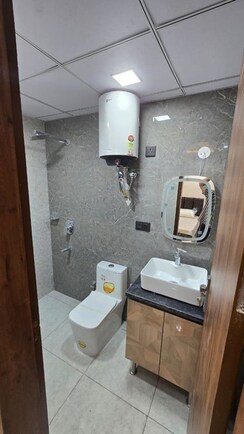 2 BHK Builder Floor For Rent in Sector 45