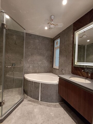 Attached Bathroom in 5 BHK Builder Floor at South City 2 – for Rent