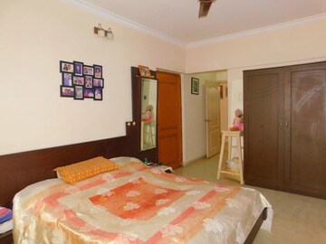 Bedroom in 4 BHK Apartment at Malad West – for Sale