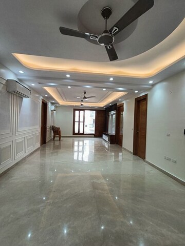 Building Lobby in 4 BHK Builder Floor at RWA Residential Society Sector 46, Sector 46 – for Rent
