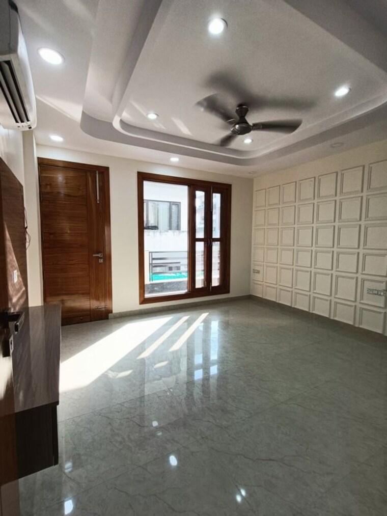 Bedroom, rwa-residential-society-sector-46 4 Bedroom 342 Sq.Yd. Builder Floor In Sector 46 Gurgaon 10055303