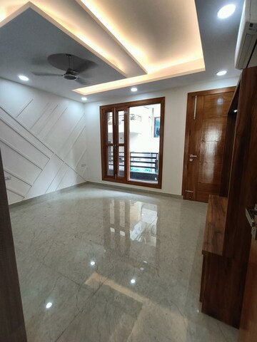 Kitchen in 4 BHK Builder Floor at RWA Residential Society Sector 46, Sector 46 – for Rent