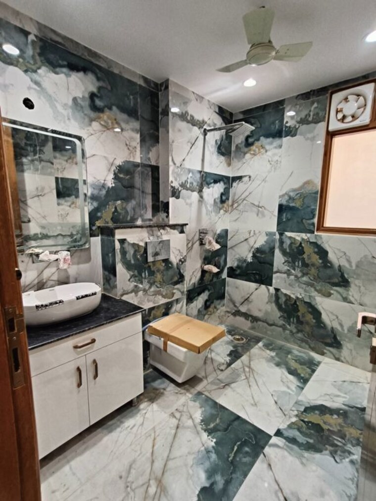 Master Bedroom, rwa-residential-society-sector-46 4 Bedroom 342 Sq.Yd. Builder Floor In Sector 46 Gurgaon 10055303