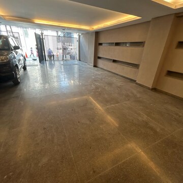 Parking in 3 BHK Builder Floor at Lajpat Nagar 4 – for Rent