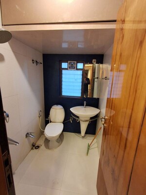 Team Area in 2.5 BHK Apartment at Khar Mahesh Apartment, Khar West – for Rent