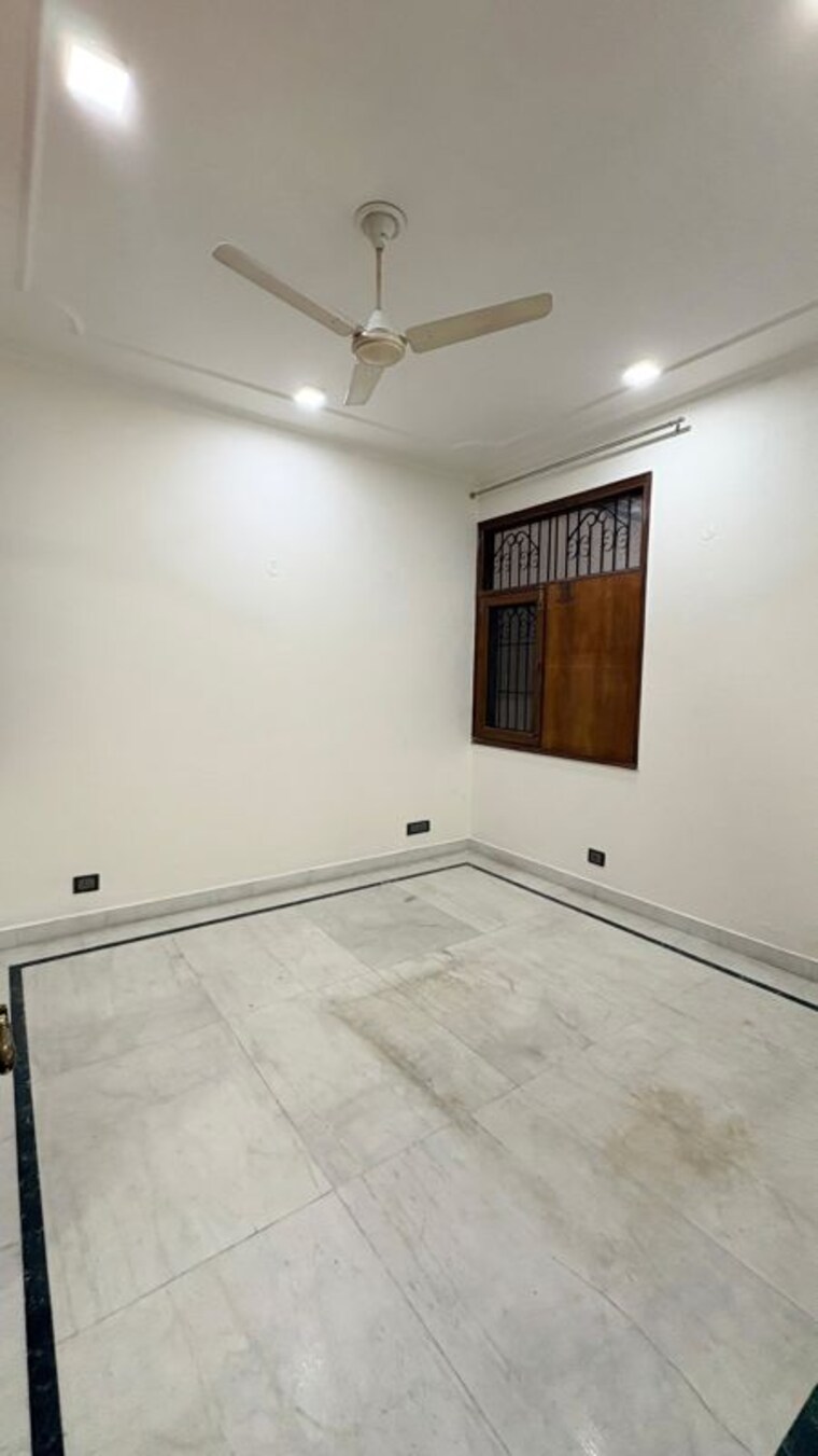Room, sukhdev vihar 3 Bedroom 2700 Sq.Ft. Builder Floor In Sukhdev Vihar Delhi 10055369
