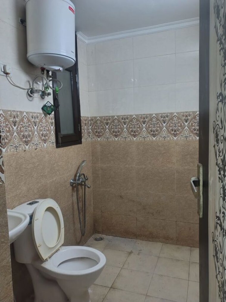 Bathroom, malviya nagar 2 Bedroom 1200 Sq.Ft. Builder Floor In Malviya Nagar Delhi 10055375