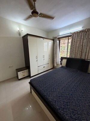Bedroom in 3 BHK Apartment at Neelkanth Building, Chembur – for Rent