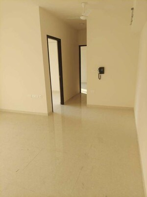 Room in 1 BHK Apartment at Lodha Amara, Kolshet Road – for Sale
