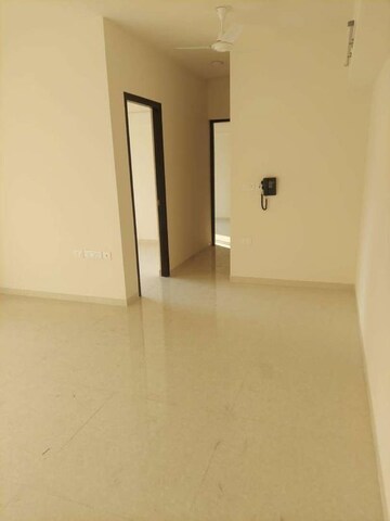 Room in 1 BHK Apartment at Lodha Amara, Kolshet Road – for Sale