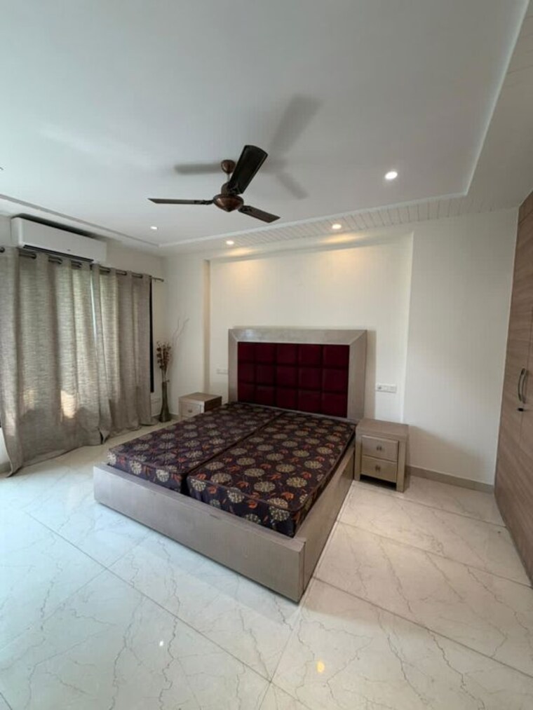 Bedroom, puri-vip-floors 5 Bedroom 500 Sq.Yd. Builder Floor In Sector 81 Faridabad 10055402