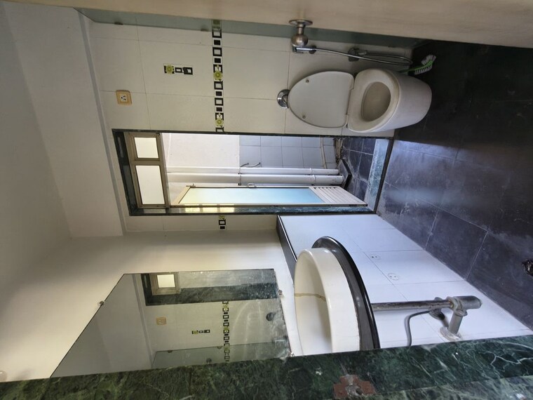 Attached Bathroom, nahar-amrit-shakti 2.5 Bedroom 1100 Sq.Ft. Apartment In Chandivali Mumbai 10055404