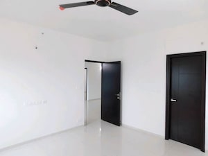 Room in 3 BHK Apartment at Rajapushpa Provincia, Narsingi – for Rent