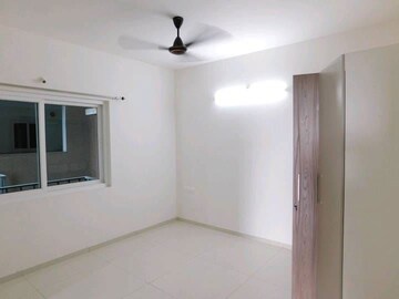 Room in 3 BHK Apartment at Rajapushpa Provincia, Narsingi – for Rent