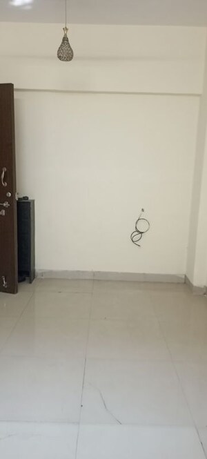 Room in 1 BHK Apartment at Vrindavan CHS Worli, Worli – for Rent
