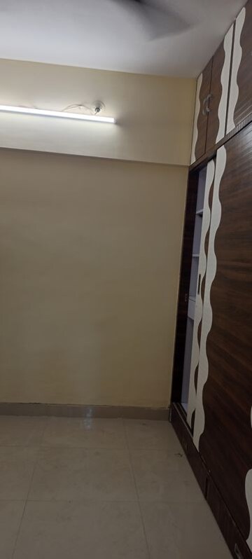 Furnished Amenities in 1 BHK Apartment at Vrindavan CHS Worli, Worli – for Rent