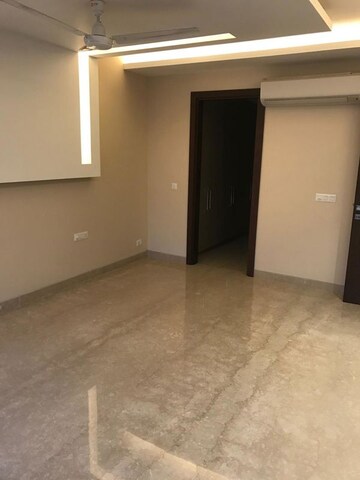 Room in 4 BHK Apartment at Panchsheel Park – for Sale