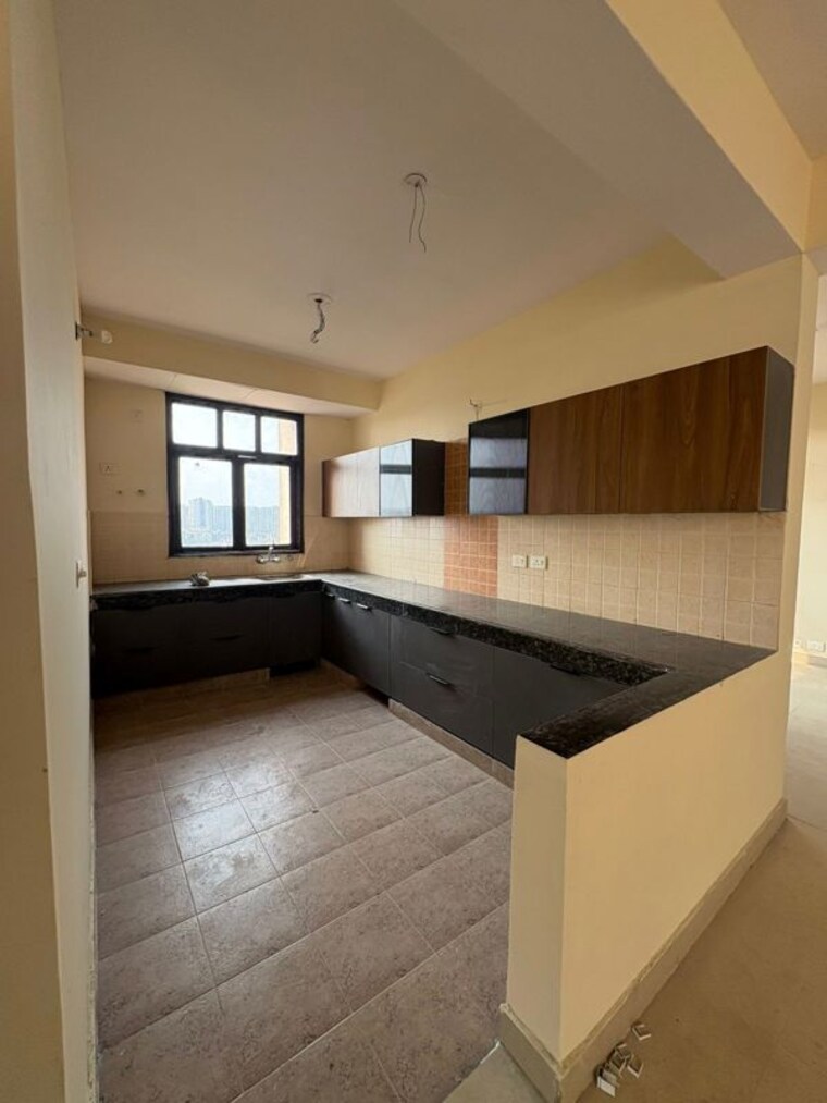 Kitchen, bptp-parkland-pride-phase-2 4 Bedroom 300 Sq.Yd. Builder Floor In Sector 77 Faridabad 10055429