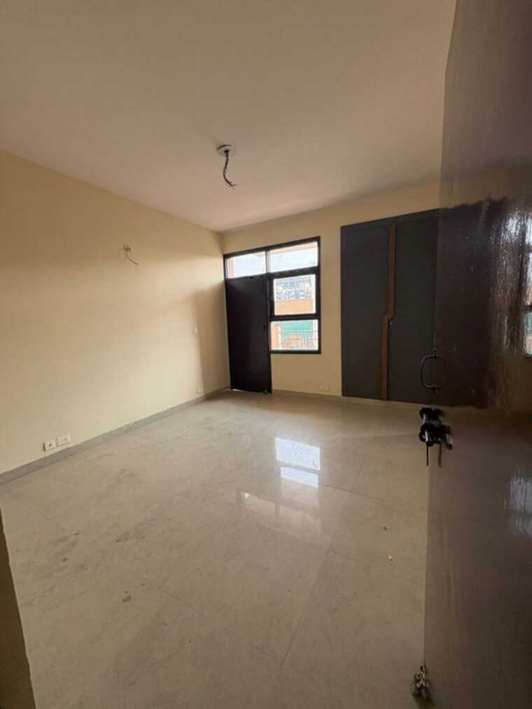 Room, bptp-parkland-pride-phase-2 4 Bedroom 300 Sq.Yd. Builder Floor In Sector 77 Faridabad 10055429