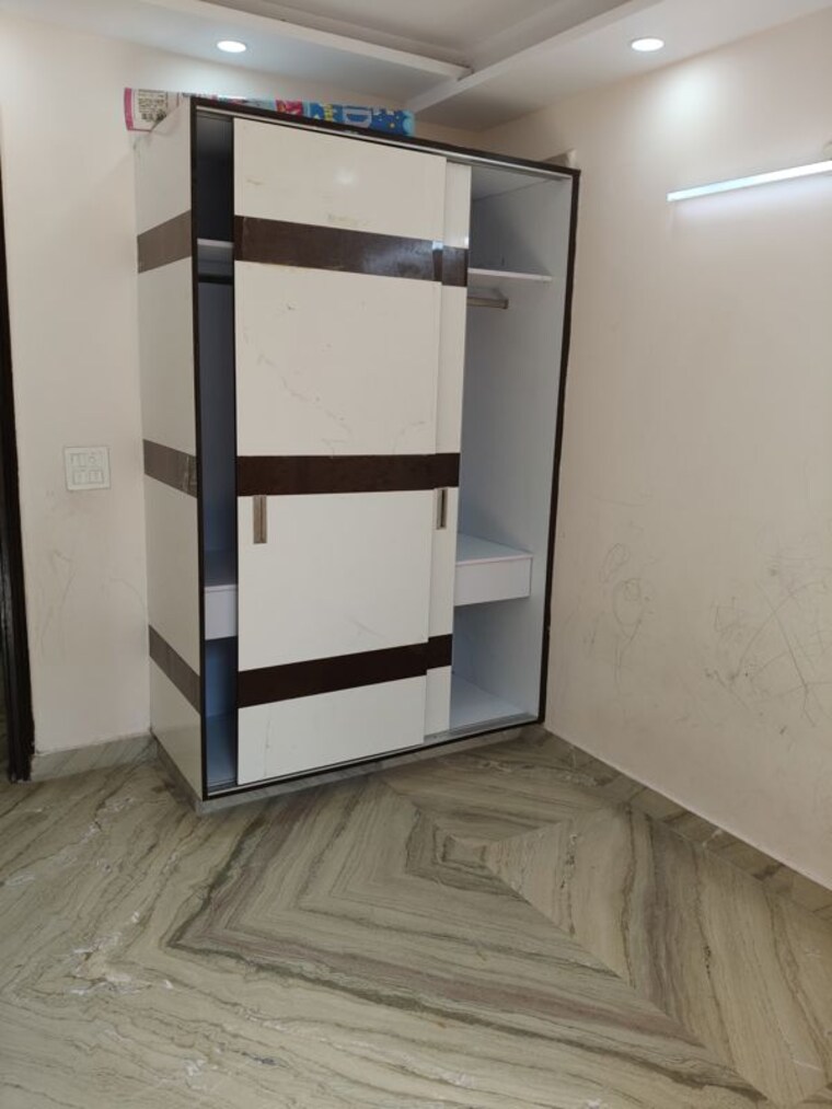 Room, bhogal 2 Bedroom 650 Sq.Ft. Builder Floor In Bhogal Delhi 10055445