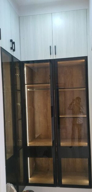 Furnished Amenities in 2 BHK Apartment at Mahagun Moderne, Sector 78 – for Rent