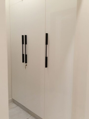 Room in 3 BHK Apartment at Malviya Nagar – for Sale