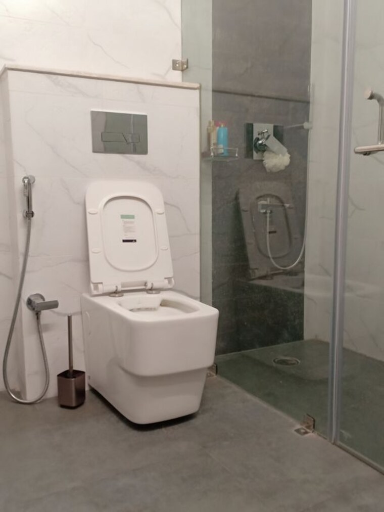 Bathroom, malviya nagar 3 Bedroom 1800 Sq.Ft. Apartment In Malviya Nagar Delhi 10055439