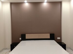 Room in 3 BHK Apartment at Malviya Nagar – for Sale