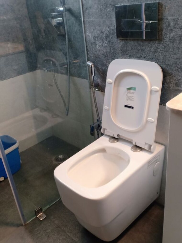 Bathroom, malviya nagar 3 Bedroom 1800 Sq.Ft. Apartment In Malviya Nagar Delhi 10055439