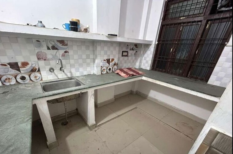 Balcony, husainganj 2 Bedroom 1000 Sq.Ft. Apartment In Husainganj Lucknow 10055468