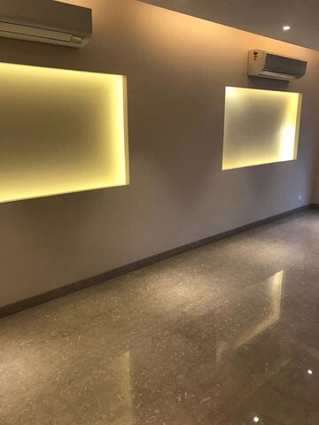 Room in 3 BHK Apartment at Defence Colony – for Sale