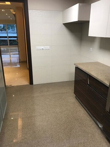 Room in 3 BHK Apartment at Defence Colony – for Sale