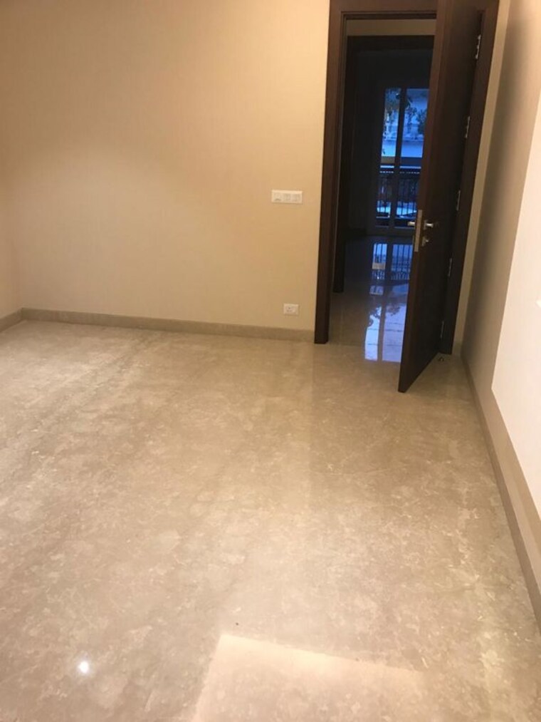 Room, defence colony 3 Bedroom 2000 Sq.Ft. Apartment In Defence Colony Delhi 10055460