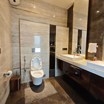 Bathroom in 5 BHK Apartment at Windsor Grande Residences, Prakash Nagar – for Sale