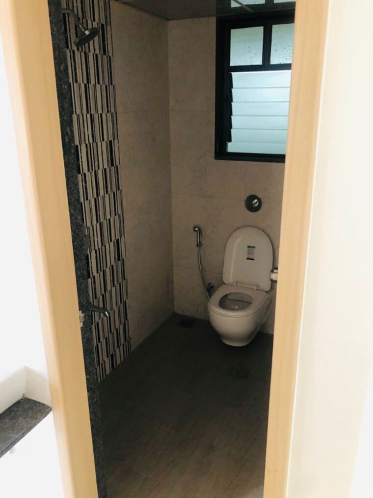 Bathroom, kohinoor-courtyard-one 2 Bedroom 645 Sq.Ft. Apartment In Wakad Pune 10055479