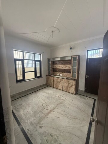 Room in 4 BHK Independent House at Canal Road – for Sale