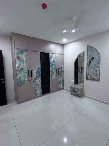 Room in 3 BHK Apartment at Rajapushpa Provincia, Narsingi – for Rent