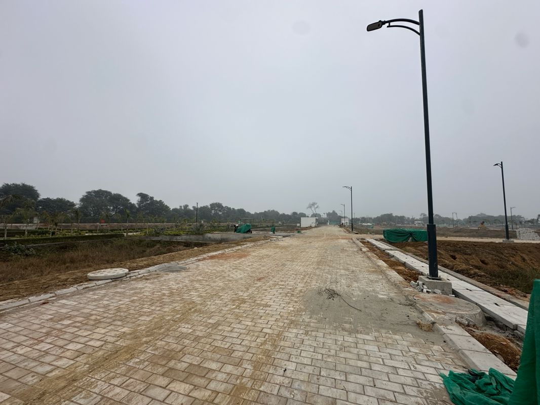 Plot For Sale in Sector 65