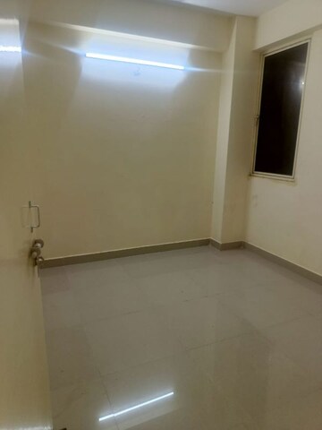 Room in 3 BHK Apartment at Conscient Habitat 78, Sector 78 – for Sale