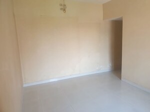 Room in 2.5 BHK Apartment at Hubtown Akruti Orchid Park, Sakinaka – for Rent