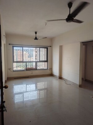 Room in 2 BHK Apartment at Lokhandwala Whispering Palms, Kandivali East – for Rent