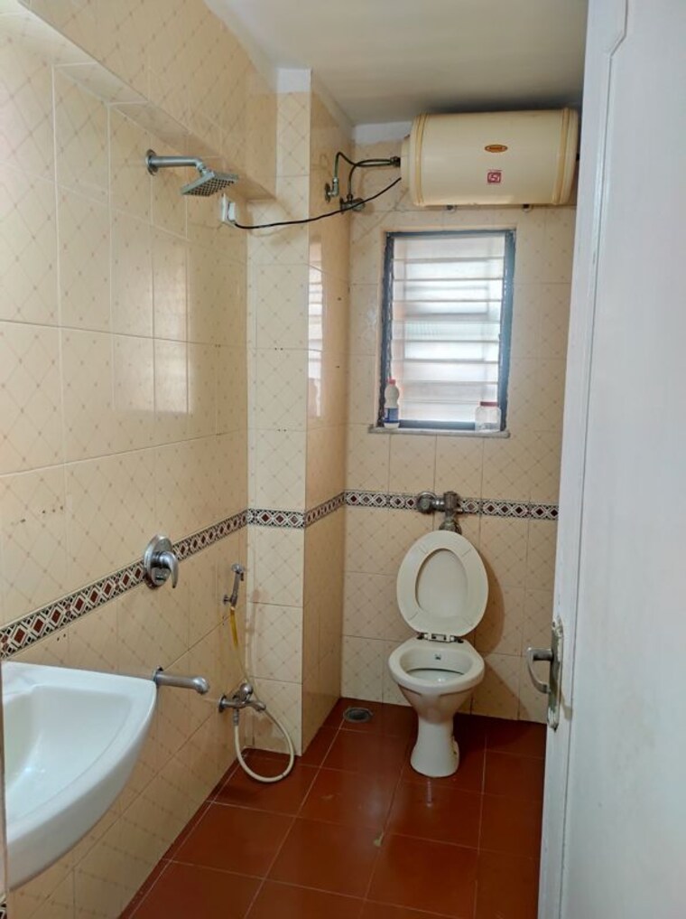 Bathroom, lokhandwala-whispering-palms 2 Bedroom 630 Sq.Ft. Apartment In Kandivali East Mumbai 10055543