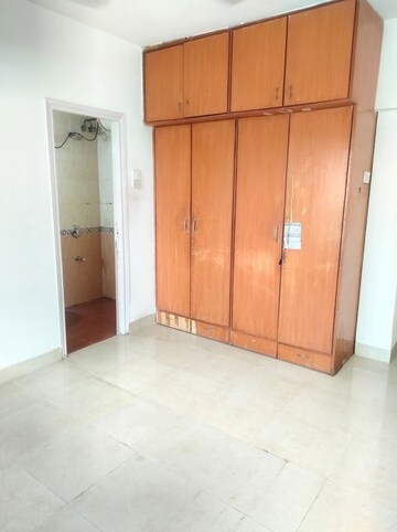 Room in 2 BHK Apartment at Lokhandwala Whispering Palms, Kandivali East – for Rent