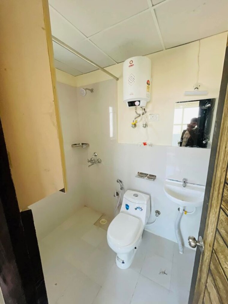 Bathroom, pyramid-midtown 2 Bedroom 678 Sq.Ft. Apartment In Sector 59 Gurgaon 10055579