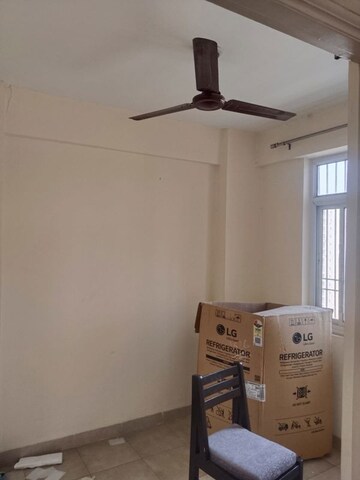 Room in 2 BHK Apartment at Wave City, Wave City – for Rent