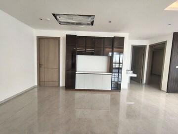 Room in 4 BHK Apartment at Sri Fortune Sonthalia Sky Villas, Kokapet – for Rent